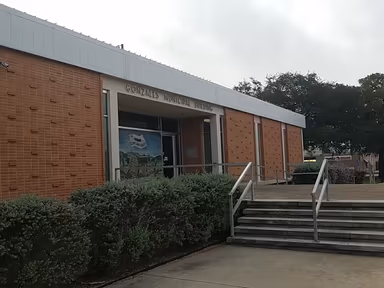 Gonzales City Hall photo 1