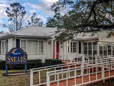 Sneads City Hall photo 1