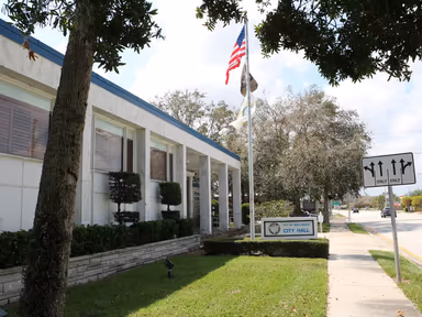 Vero Beach City Hall photo 1