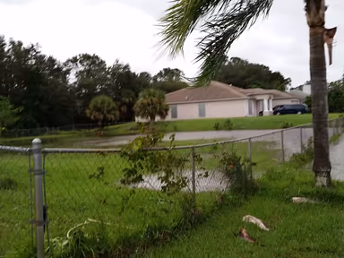 Vero Lake Estates photo 2
