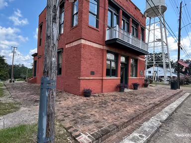Woodville City Hall photo 1
