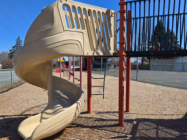 Montrose Manor Recreational Facility photo 2