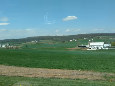 New Holland photo 1