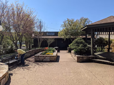 Hardy City Hall photo 1