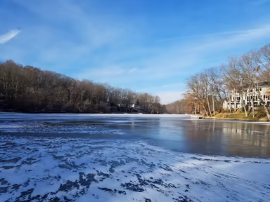 Lake Barcroft photo 2