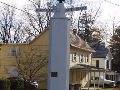 White Post photo 4